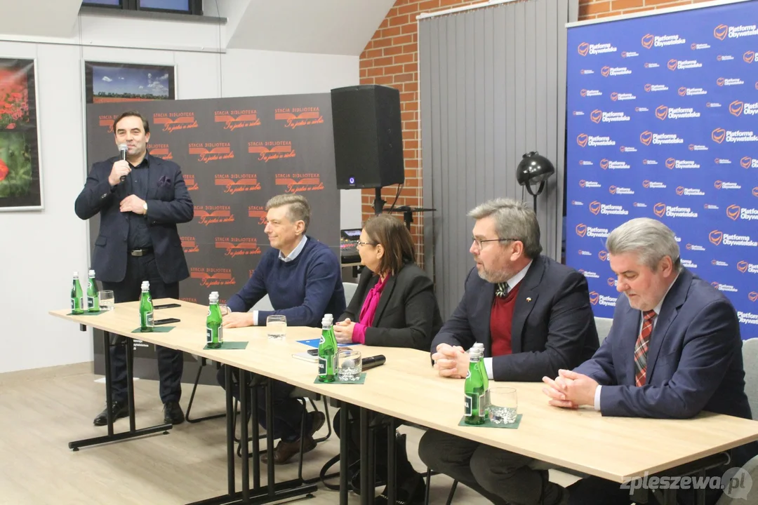 Spotkanie parlamentarzystów z PO z mieszkańcami Pleszewa