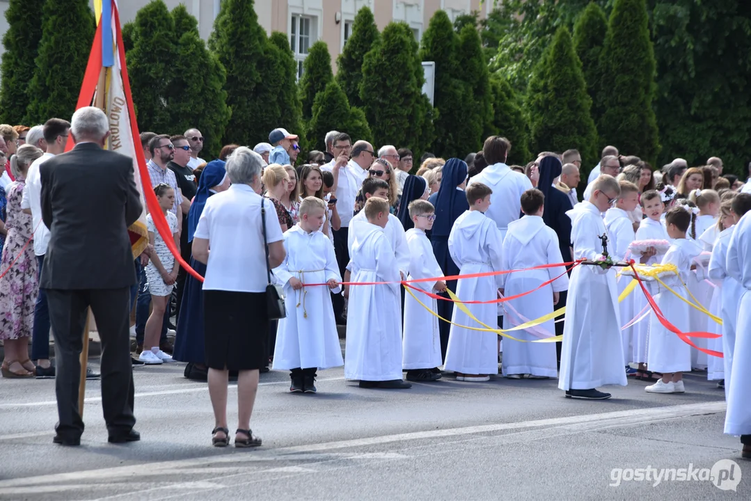 Gostyń - Boże Ciało 2023 - procesja ulicami miasta