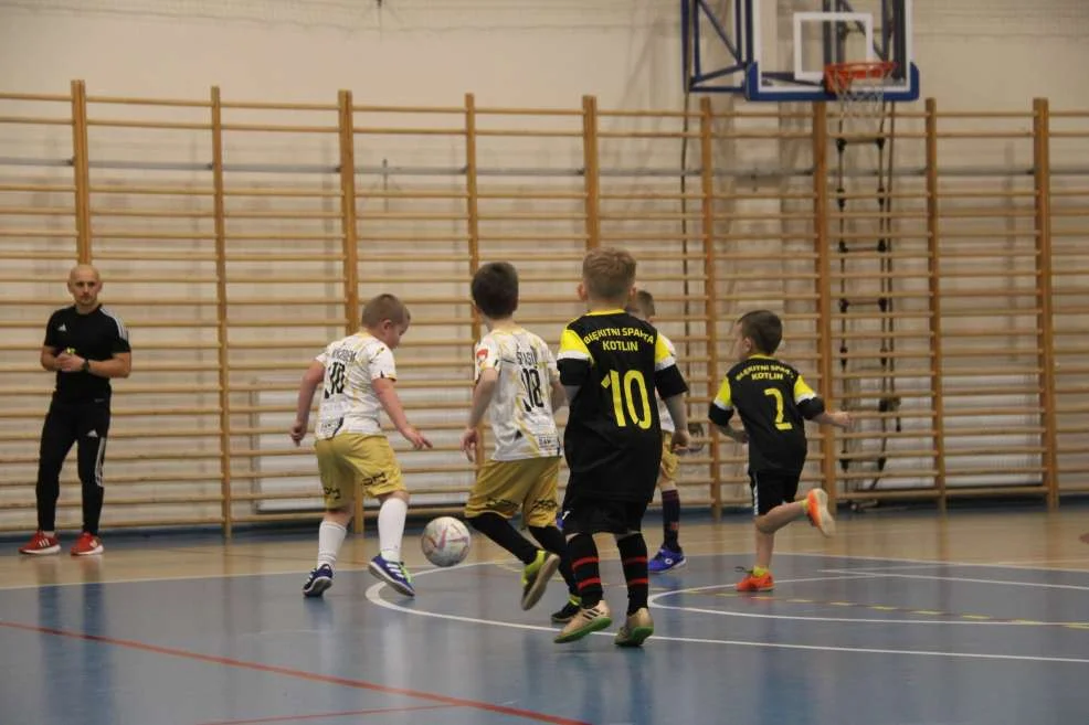 Mikołajkowy Turniej Halowej Piłki Nożnej o Puchar Starosty Jarocińskiego