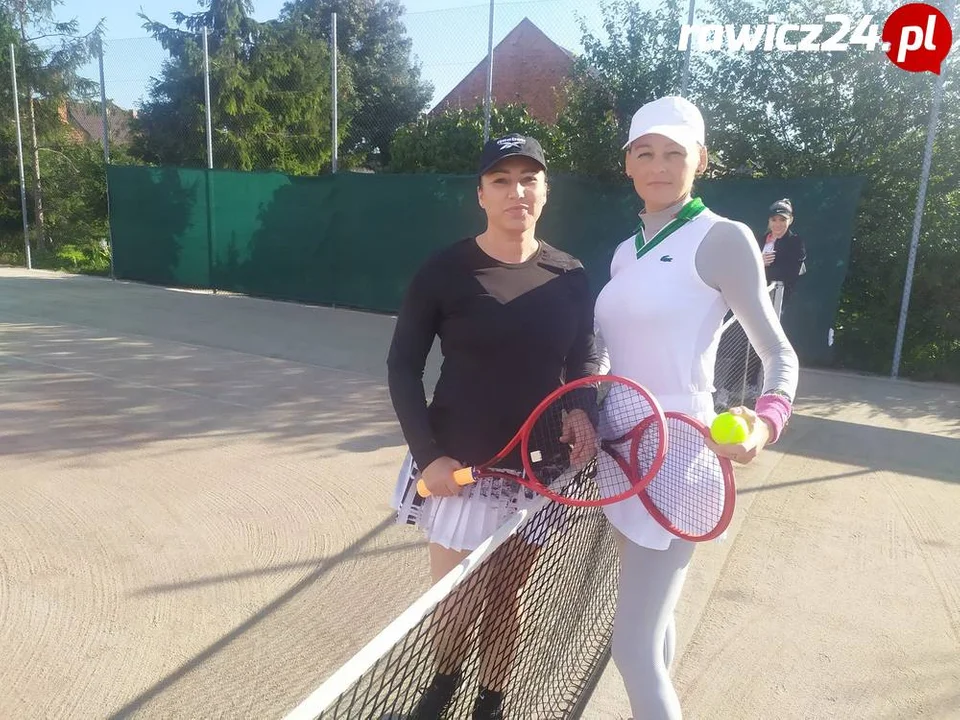 Tenis. Singiel kobiet i debel mężczyzn w Miejskiej Górce