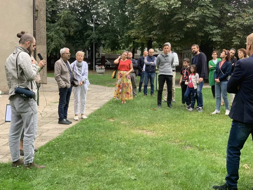 Zwiedzali okolicę i poznali ciekawostki o Nowym Mieście - Zdjęcie główne