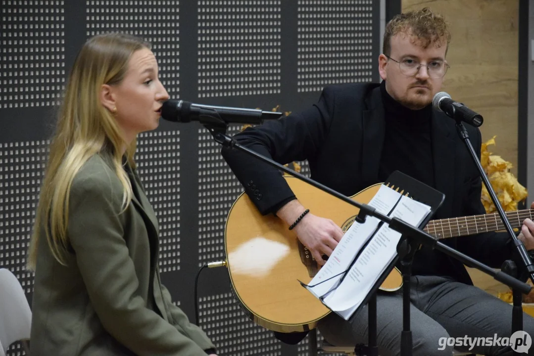 Muzyczne zaduszki w KROB_KULT - występ duetu Jagna Knapp i Paweł Pawlak