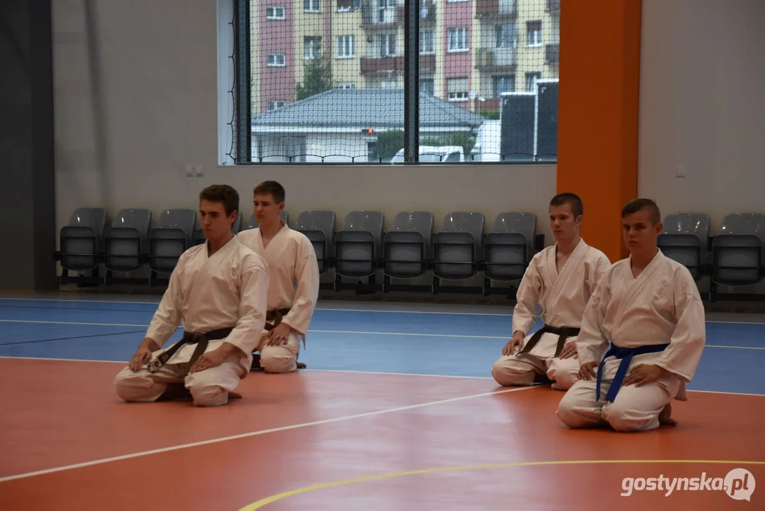 Trening Klubu TKKF Tęcza w nowej hali sportowej w Gostyniu