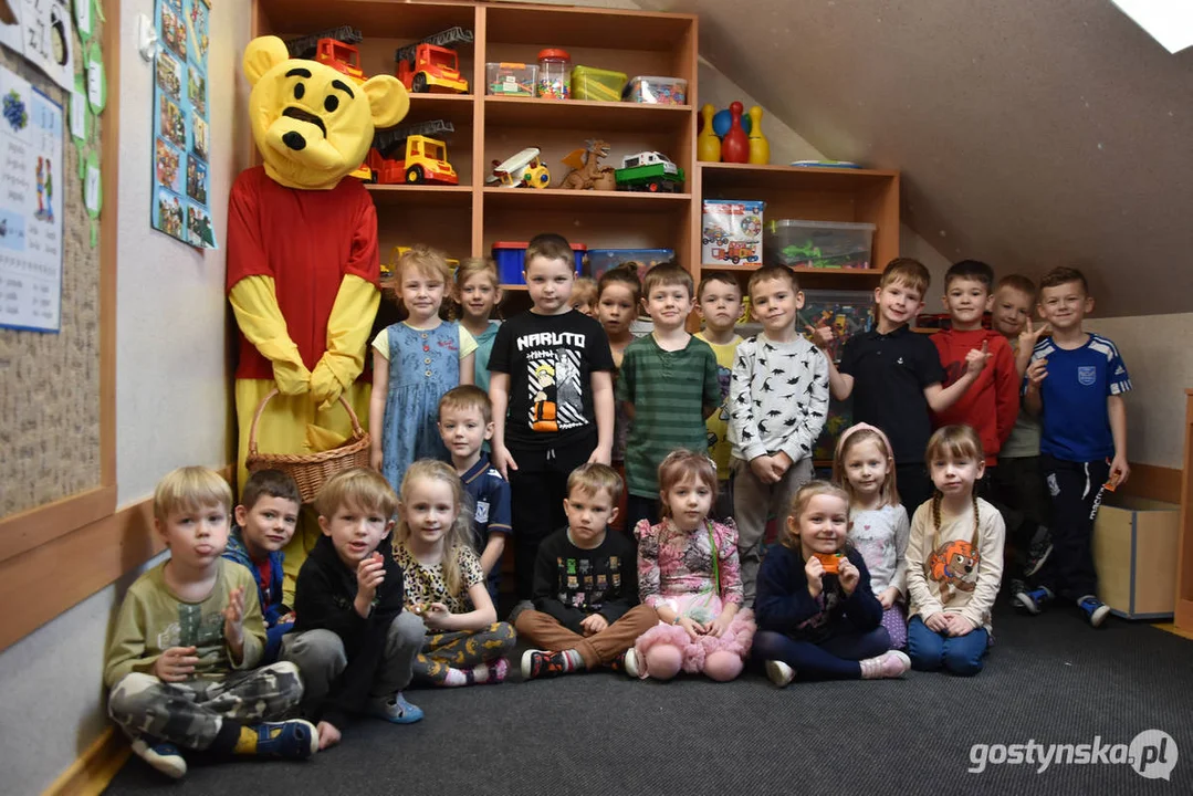 Zając w przedszkolach. Akcja Młodzieżowej Rady Miejskiej w Gostyniu