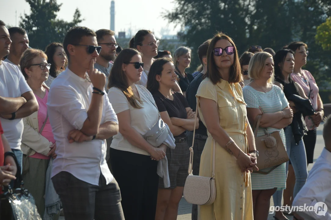 Rozpoczęcie roku szkolnego w szkole podstawowej nr 3 im. Przemysława II w Gostyniu