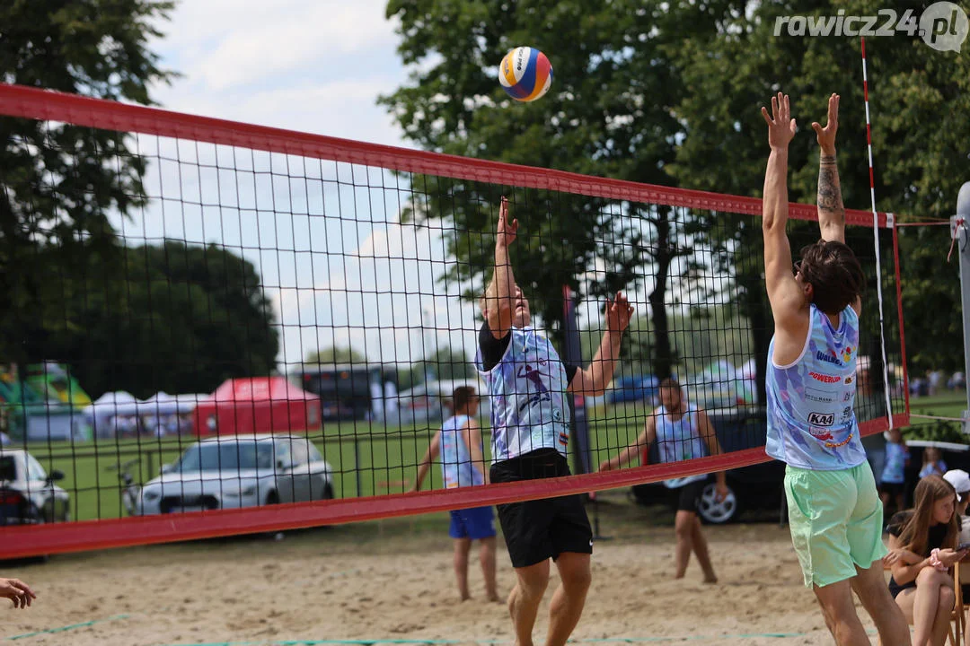 Turniej siatkówki plażowej w Jutrosinie