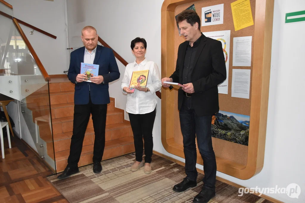 "Mała książka - wielki człowiek". Podsumowanie ogólnopolskiej kampanii w bibliotece w Gostyniu