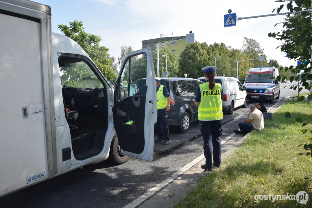 Karambol czterech aut na ulicy Leszczyńskiej w Gostyniu