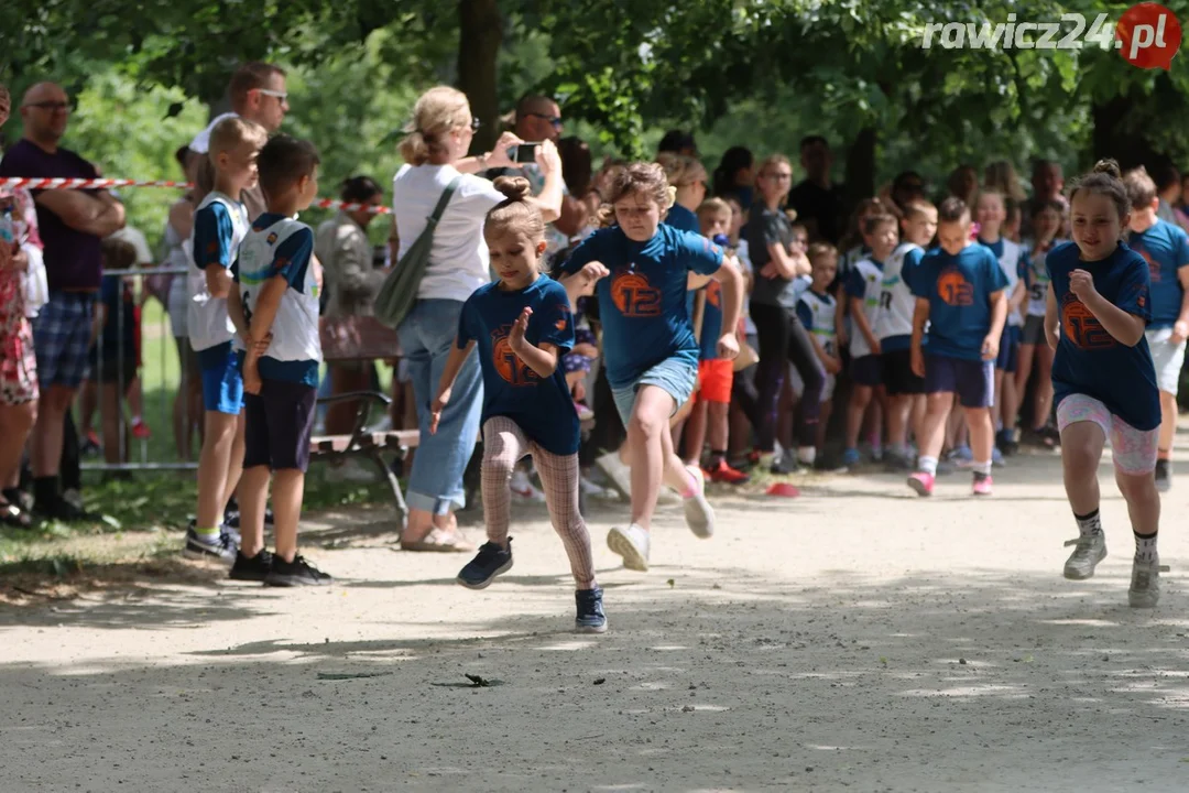 Sztafety szkolne w ramach 24h Rawickiego Festiwalu Sportu