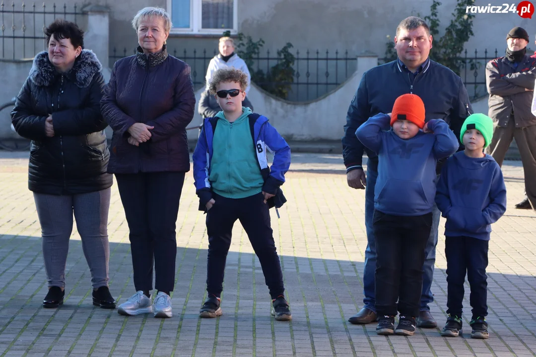 Powitanie auta strażackiego w Dubinie