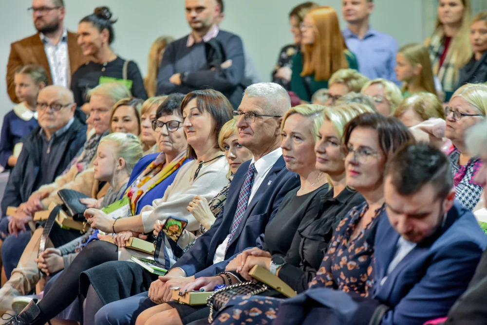 Sulmierzyce. Obchody Narodowego Dnia Niepodległości i promocja książki