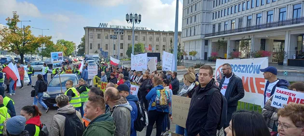 Mieszkańcy Ziemi Jarocińskiej protestują przeciwko CPK w Warszawie