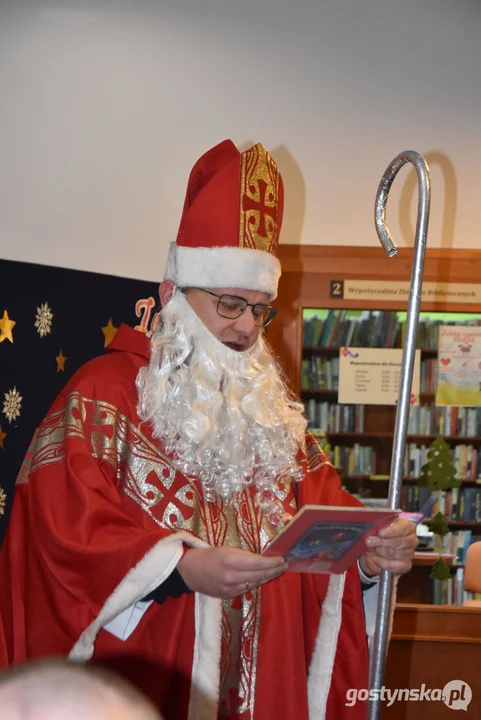 Niedziela w bibliotece w Gostyniu w świątecznym klimacie