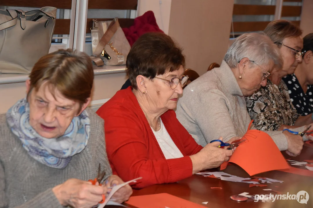 Międzypokoleniowe warsztaty kotylionowe w Borku Wlkp.