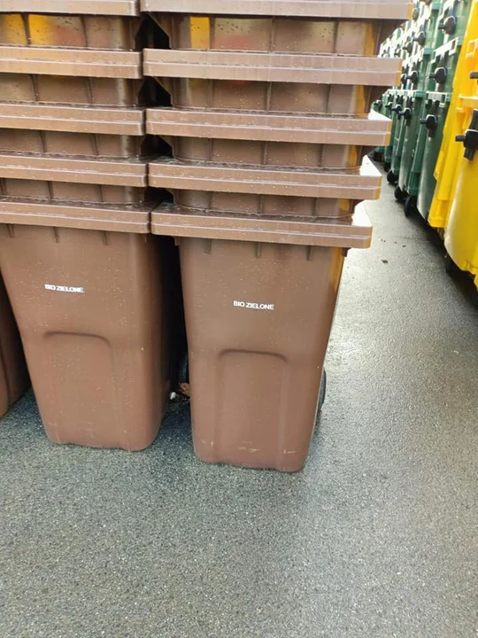 Nowe pojemniki na odpady w Pleszewie