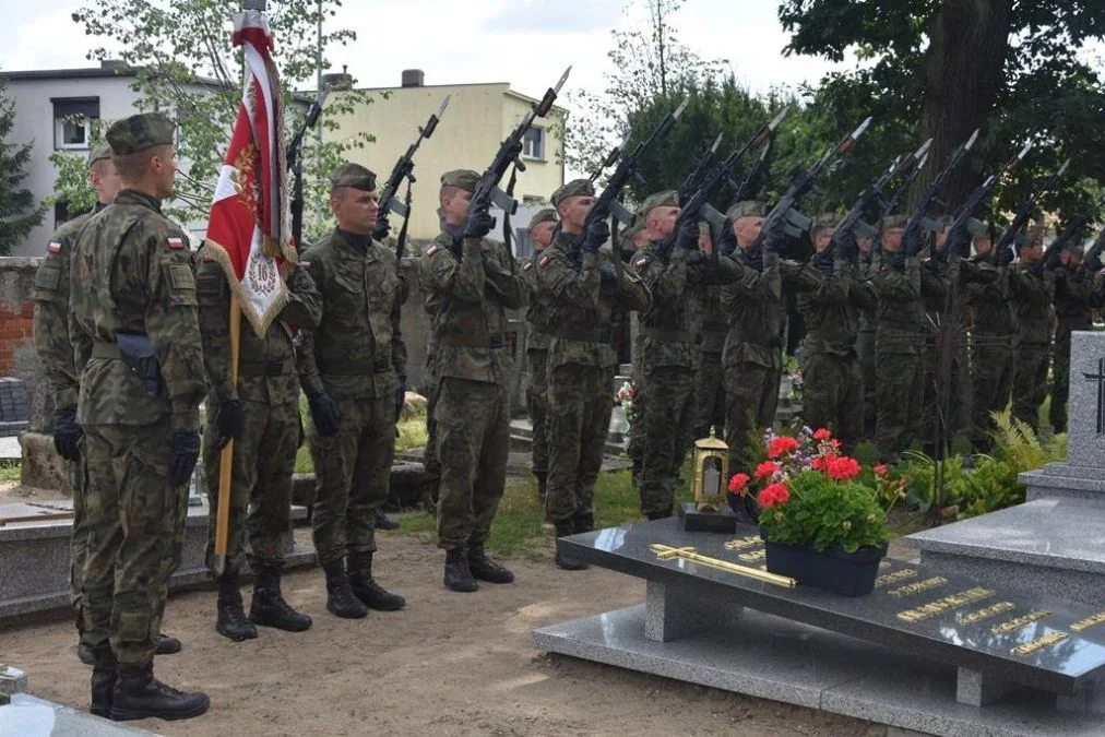 Święto Wojska Polskiego w 16. Jarocińskim Batalionie Remontu Lotnisk