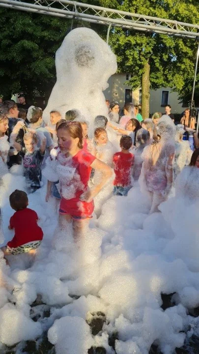 Dzień Dziecka w Nowym Mieście. Z kolorowymi proszkami i piana party