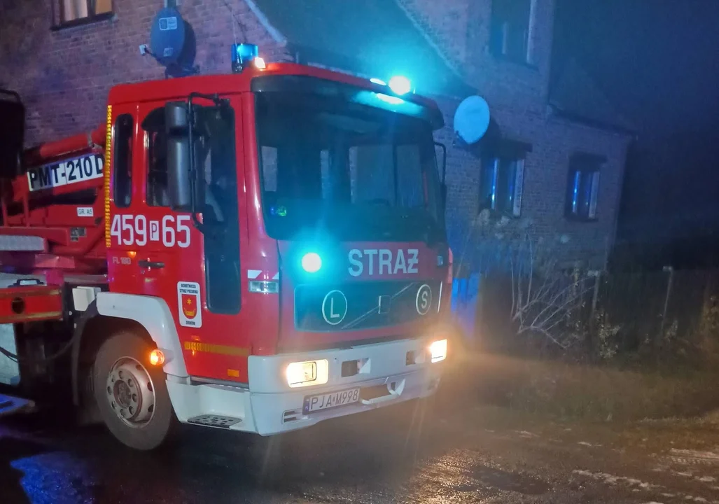 Pożar sadzy, awaria pompy ciepła i tragedia na torach. Pracowity weekend strażaków w powiecie jarocińskim - Zdjęcie główne