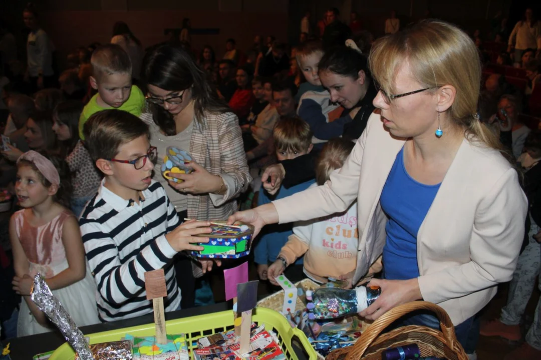 Koncert charytatywny dla Kariny Antczak z kiermaszem ciast