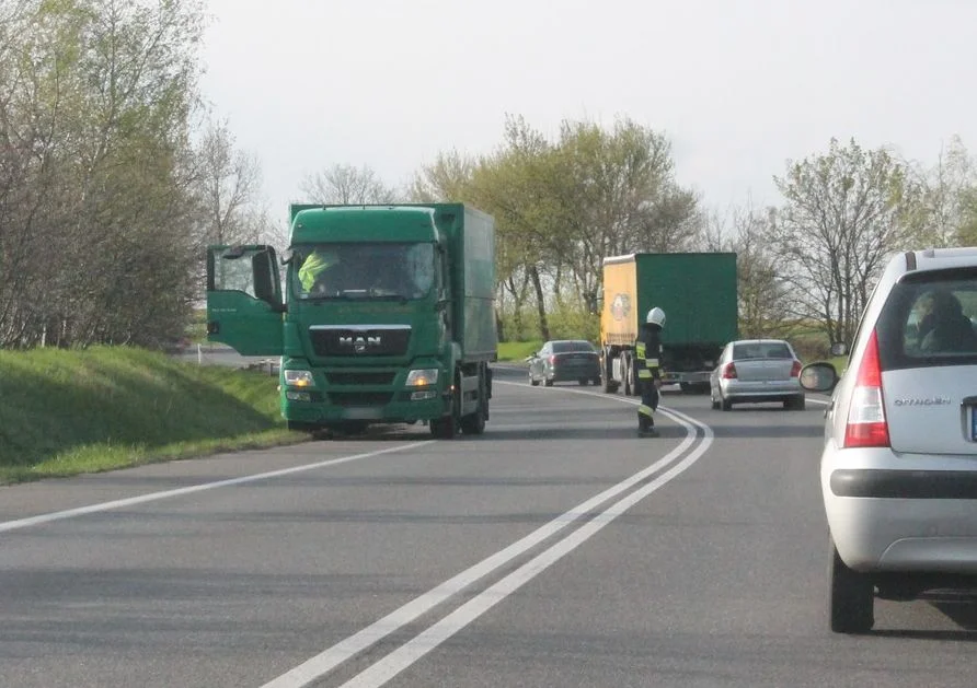 Zderzenie dwóch samochodów ciężarowych w Pleszewie [ZDJĘCIA] - Zdjęcie główne