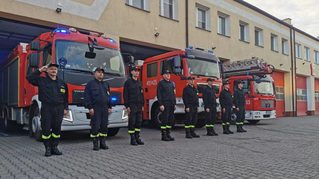 Strażacy z Krotoszyna oddają hołd zmarłemu koledze