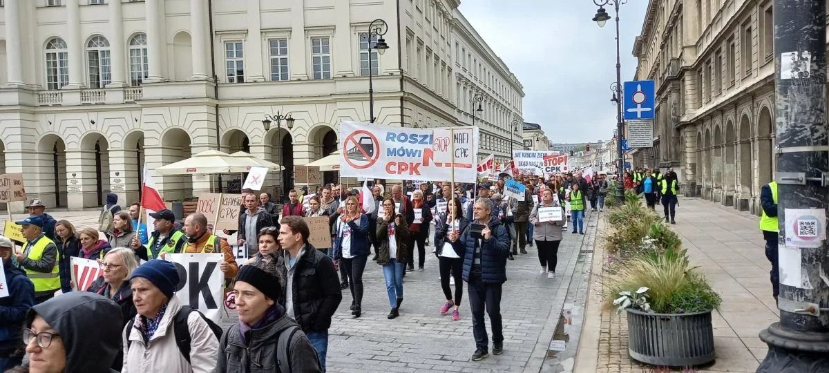 Mieszkańcy Ziemi Jarocińskiej protestują przeciwko CPK w Warszawie