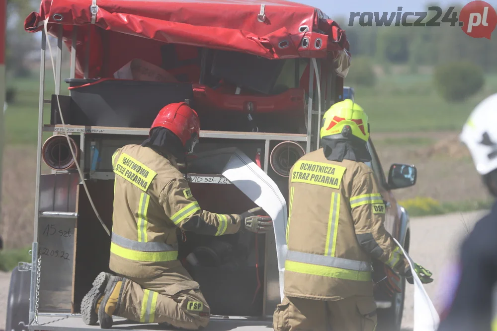 Pożar w lesie pomiędzy Zieloną Wsią a Dębnem Polskim