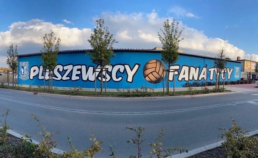 „Pleszewscy Fanatycy” stworzyli nowy mural. Ma 32 metry długości! [ZDJĘCIA] - Zdjęcie główne