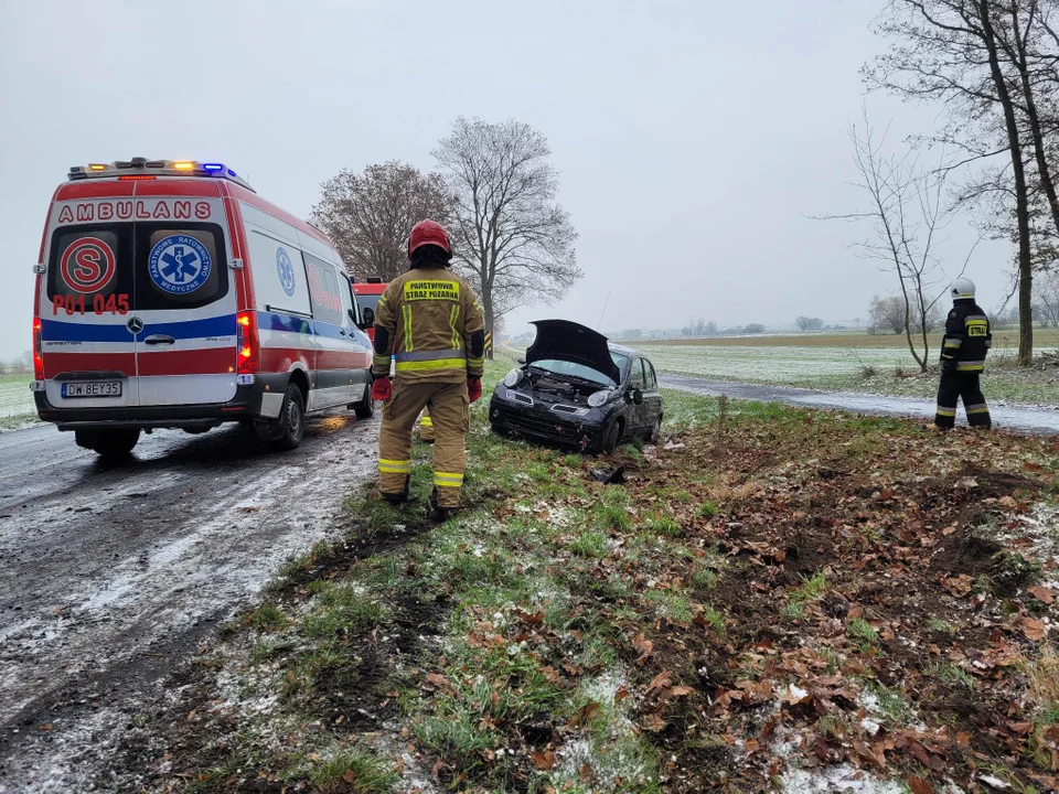 Pierwszy śnieg zaskoczył niektórych na drodze - Zdjęcie główne