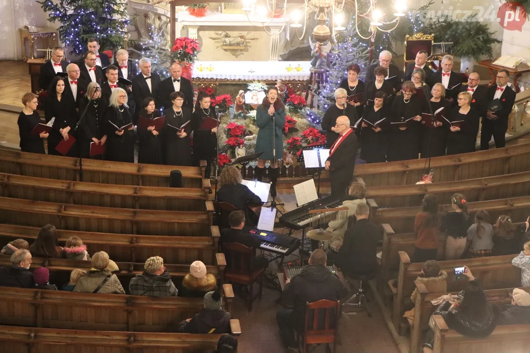 Rawicz. Zagrali i zaśpiewali kolędy i pastorałki dla Tosi