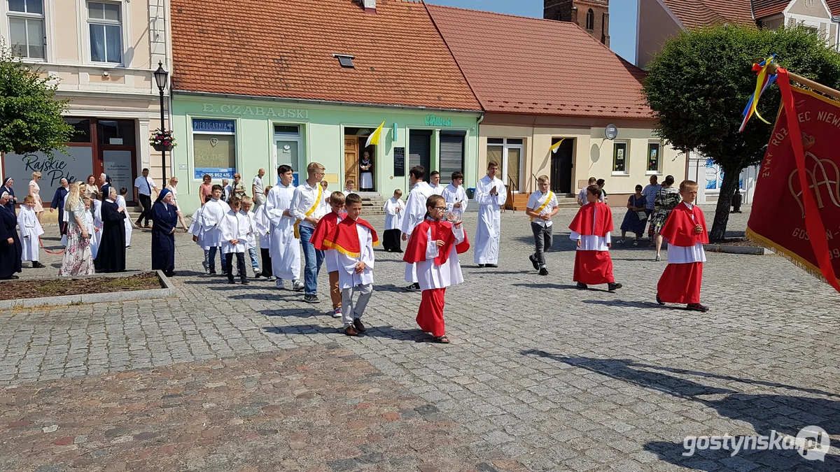 Gostyń - Boże Ciało 2023 - procesja ulicami miasta