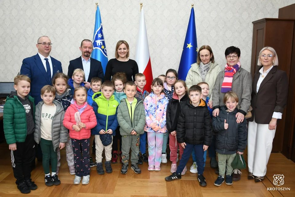 Przedszkolaki wniosły święta do urzędu. Radosna wizyta w Krotoszynie [ZDJĘCIA]