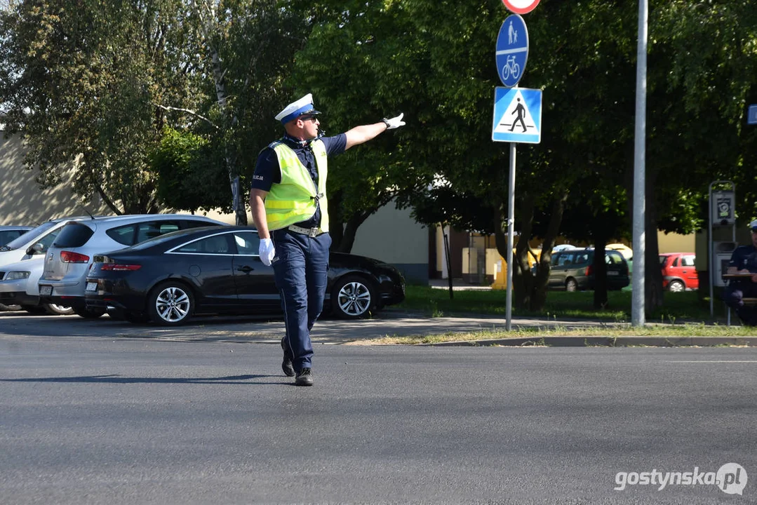 34. Konkurs "Policjant ruchu drogowego 2024” w Gostyniu. Dzień drugi - ręczna regulacja ruchem