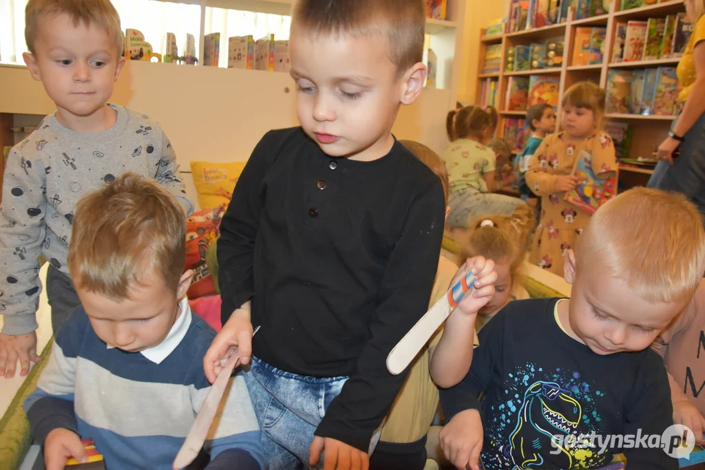 "Mała książka - wielki człowiek". Podsumowanie ogólnopolskiej kampanii w bibliotece w Gostyniu