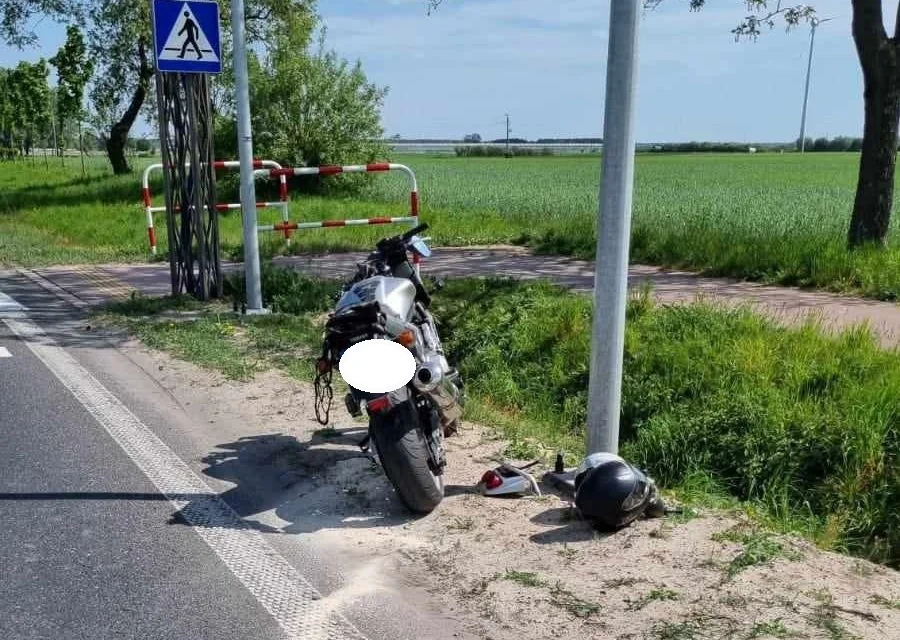 Motocyklista zderzył się z rowerzystą w Brzeziu [ZDJĘCIA] - Zdjęcie główne