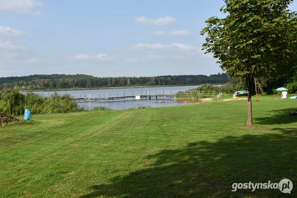 Gostyńska plaża nad jeziorem w Dolsku. Dlaczego?