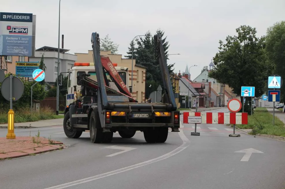 Roboty drogowe w Jarocinie. Zamknięta ul. Wojska Polskiego