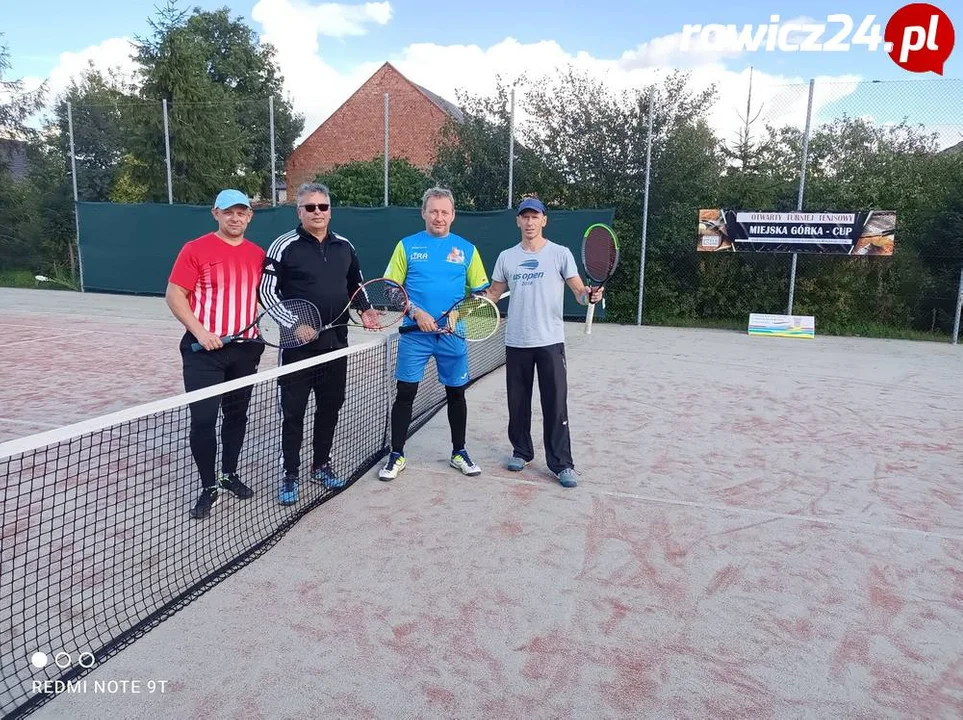 Tenis. Singiel kobiet i debel mężczyzn w Miejskiej Górce