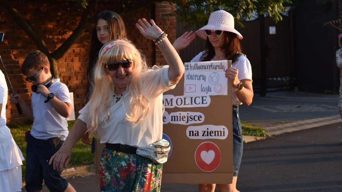 Dożynki w Kromolicach - korowód, tańce, przyśpiewki