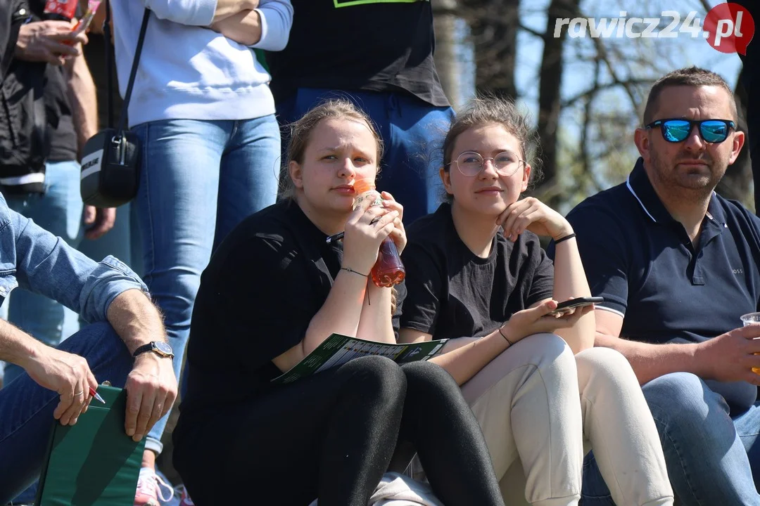 Euforia kibiców na meczu Kolejarza Rawicz.