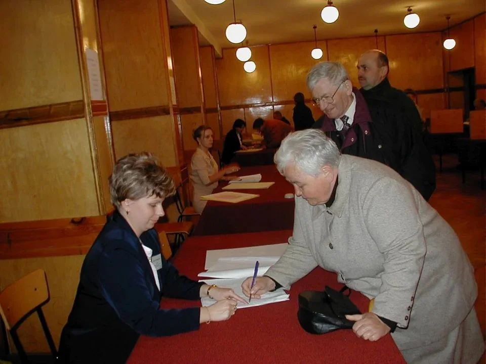 Wybory samorządowe w Pleszewie w roku 2002