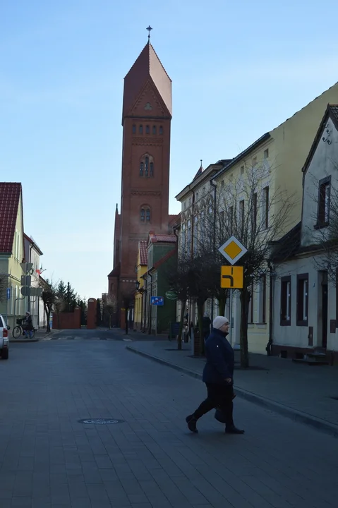 Otwarcie rynku w Jutrosinie z udziałem przedstawicieli samorządów, wojewody i parlamentu