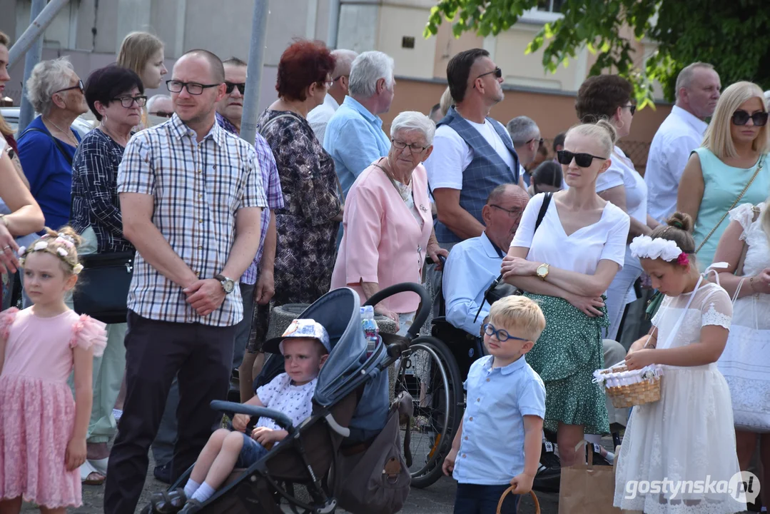 Gostyń - Boże Ciało 2023 - procesja ulicami miasta