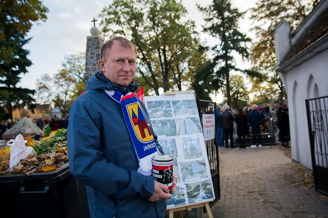 Przez trzy dni będą kwestować na cmentarzach w Jarocinie. Zobaczcie, na co ta zbiórka - Zdjęcie główne