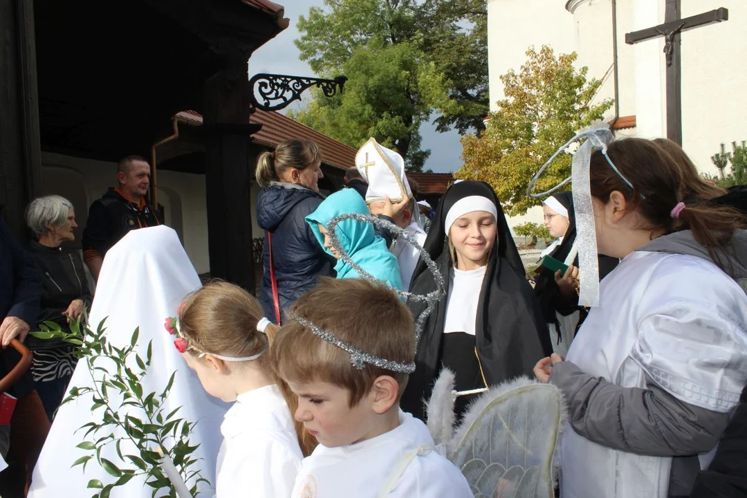 Marsz Wszystkich Świętych w parafii św. Marcina w Jarocinie