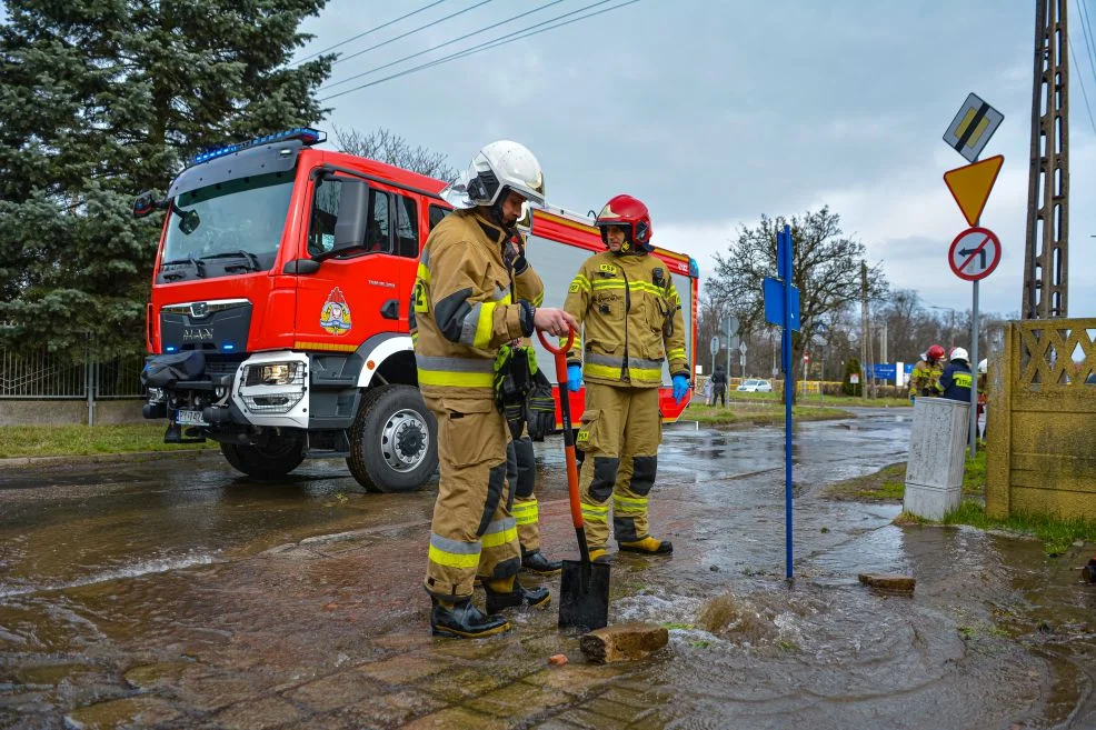 Kolizja samochodu z hydrantem w Witaszycach