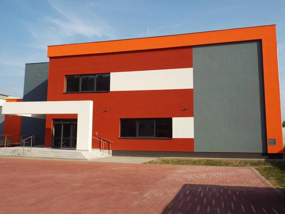 Sala gimnastyczna wraz z pomieszczeniami dydaktycznymi oraz rozbudową łącznika przy SP4 w Rawiczu