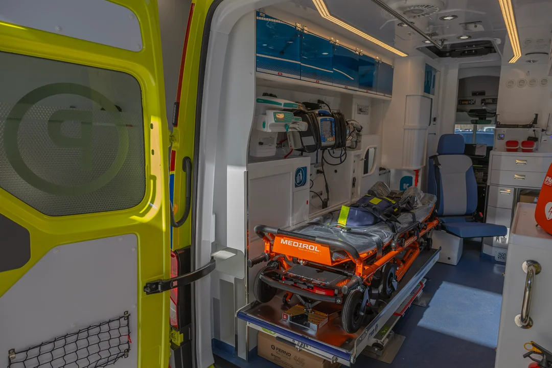Sprzęt za ponad milion złotych dla szpitala. Jest nowy ambulans