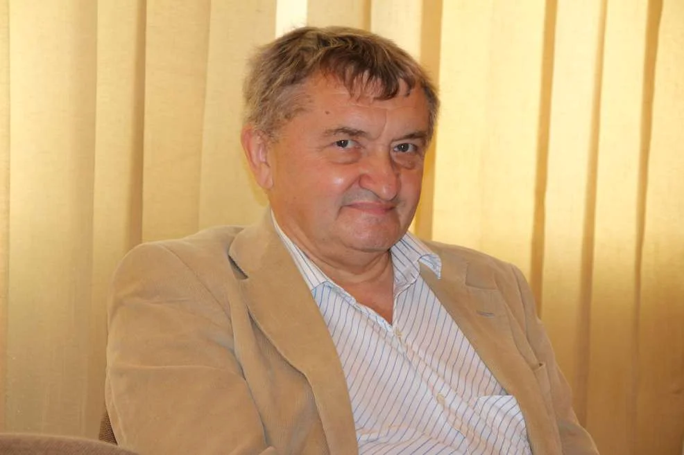 Prof. Jacek Piątek