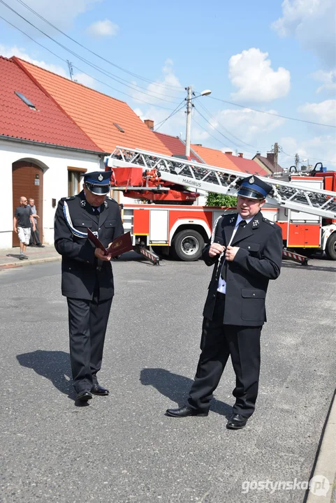 Przekazanie wozu strażackiego dla jednostki OSP w Pogorzeli